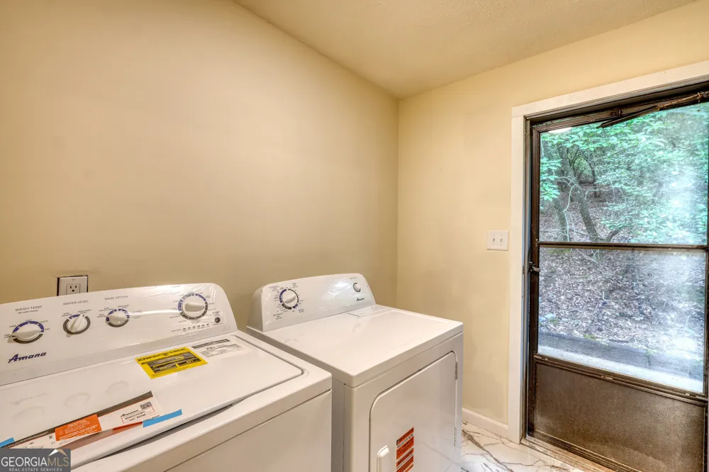 198 Big Rock DR Hayesville, NC 28904