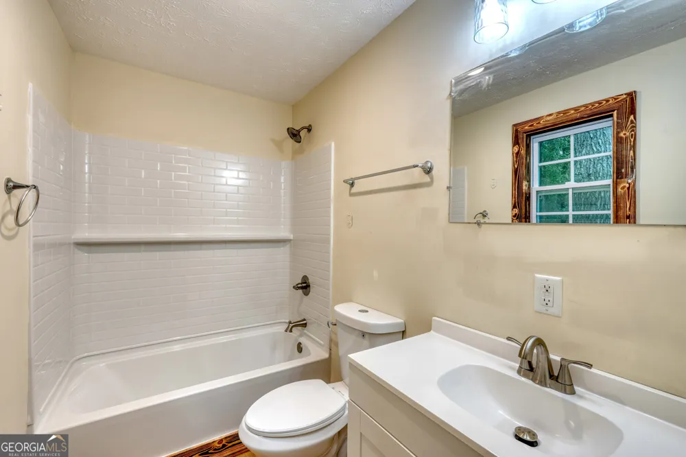 198 Big Rock DR Hayesville, NC 28904