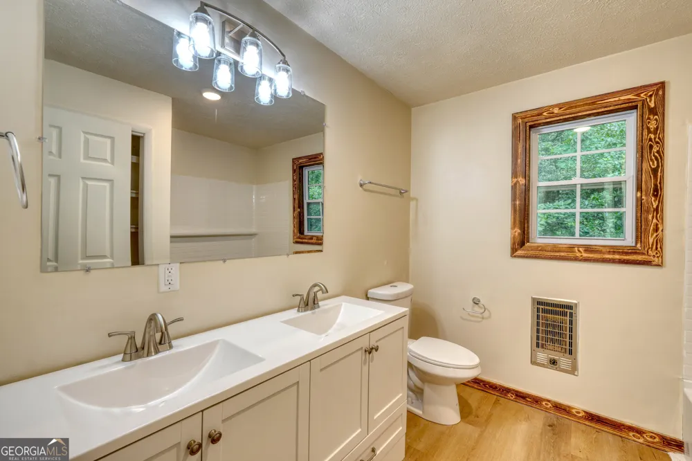 198 Big Rock DR Hayesville, NC 28904