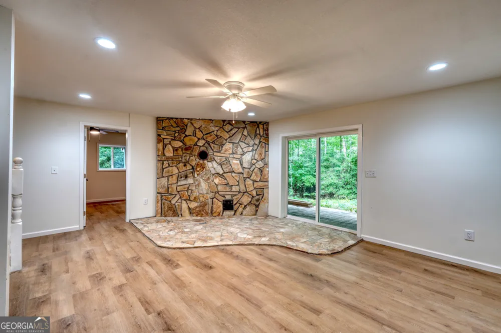 198 Big Rock DR Hayesville, NC 28904