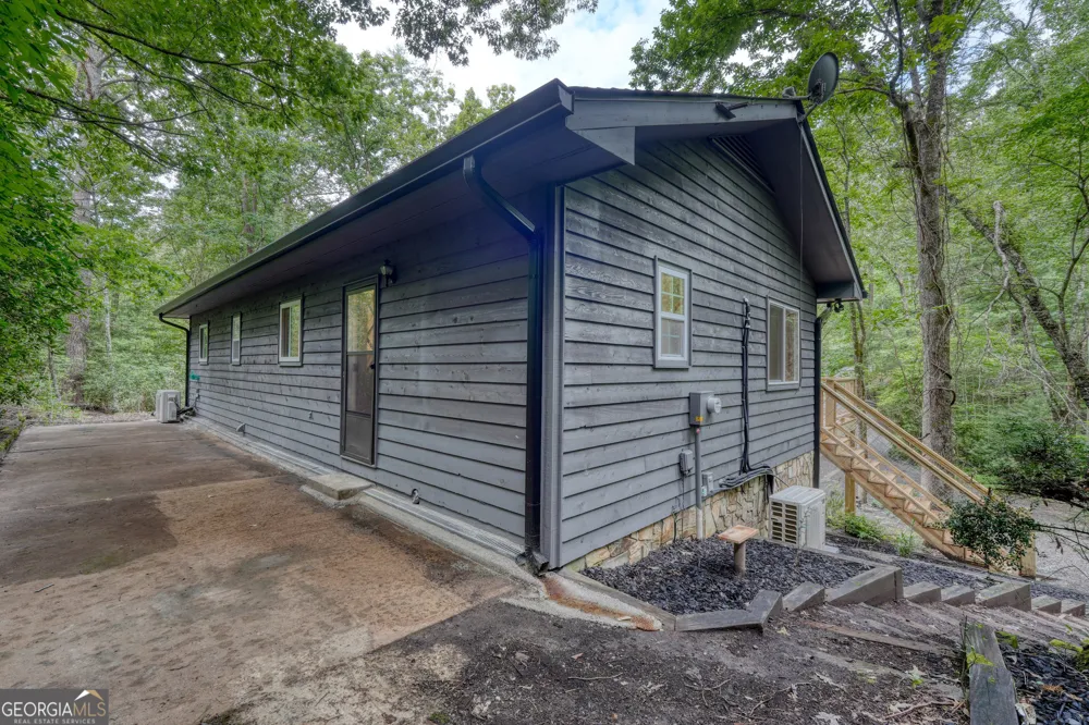 198 Big Rock DR Hayesville, NC 28904