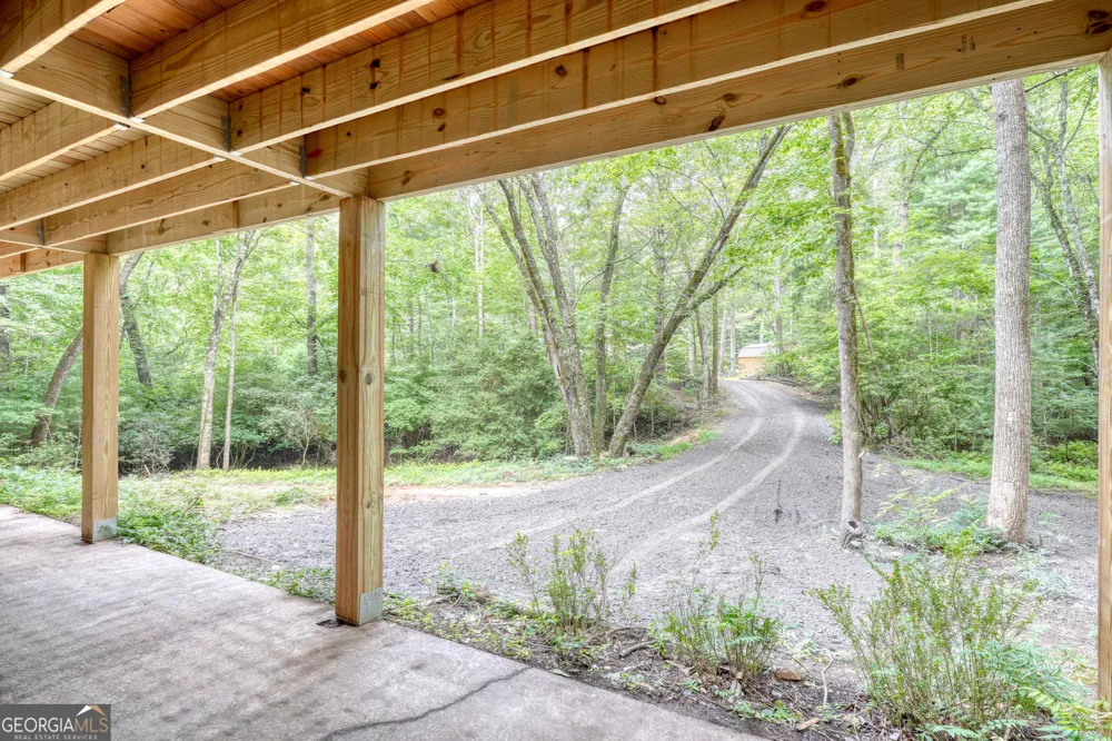 198 Big Rock DR Hayesville, NC 28904