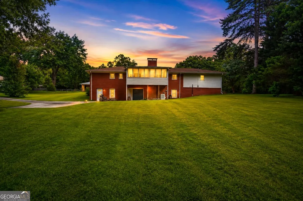 128 Scott CIR Toccoa, GA 30577