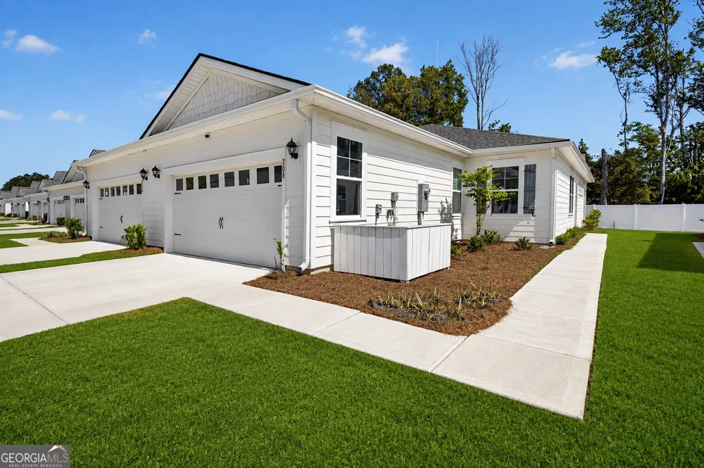 208 Holloway HL Pooler, GA 31322