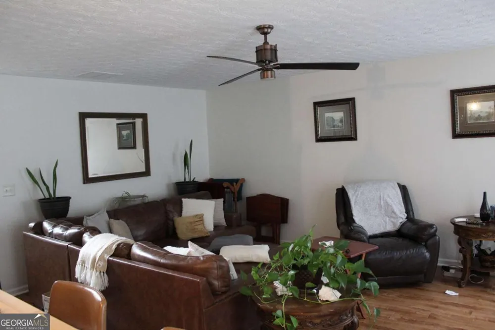 4041 Oak Crossing DR Suwanee, GA 30024