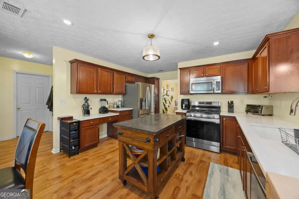 4041 Oak Crossing DR Suwanee, GA 30024