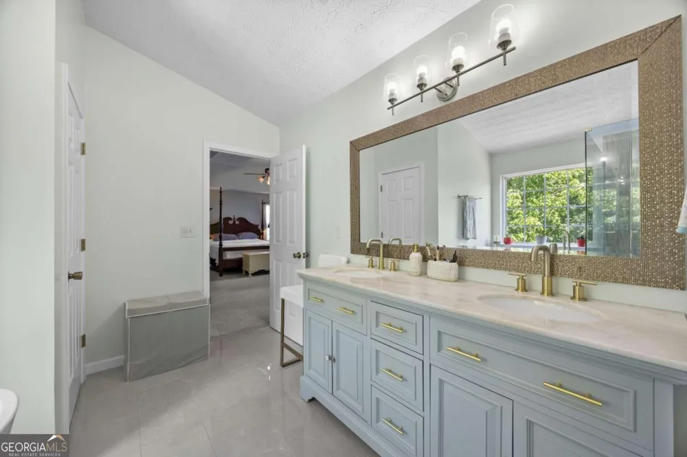 4041 Oak Crossing DR Suwanee, GA 30024