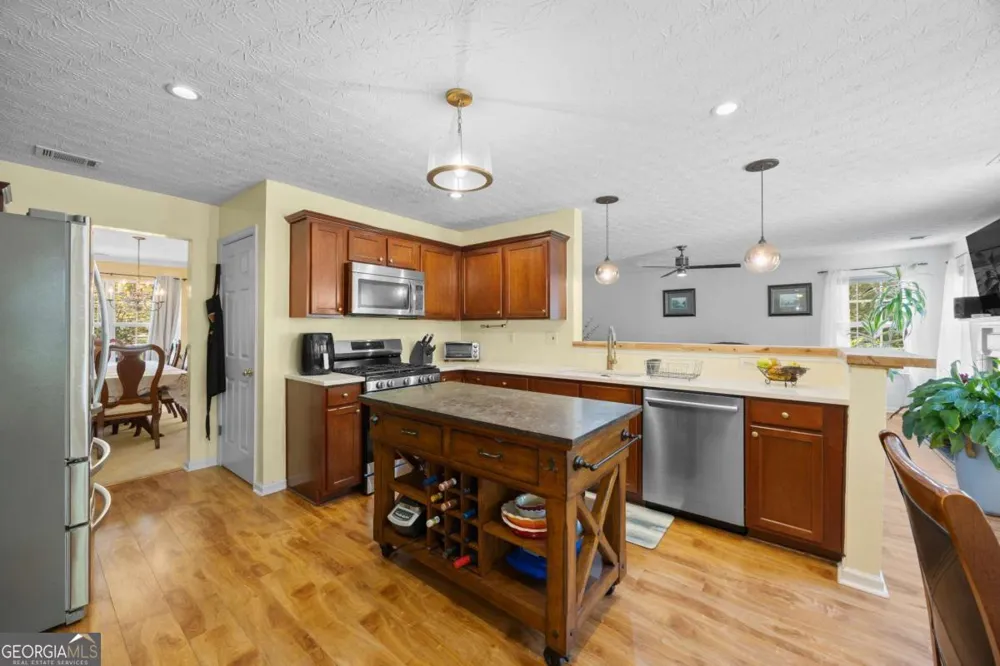 4041 Oak Crossing DR Suwanee, GA 30024