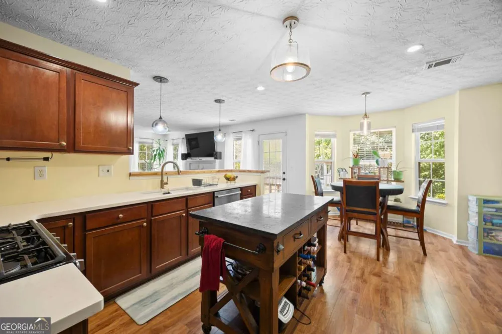 4041 Oak Crossing DR Suwanee, GA 30024