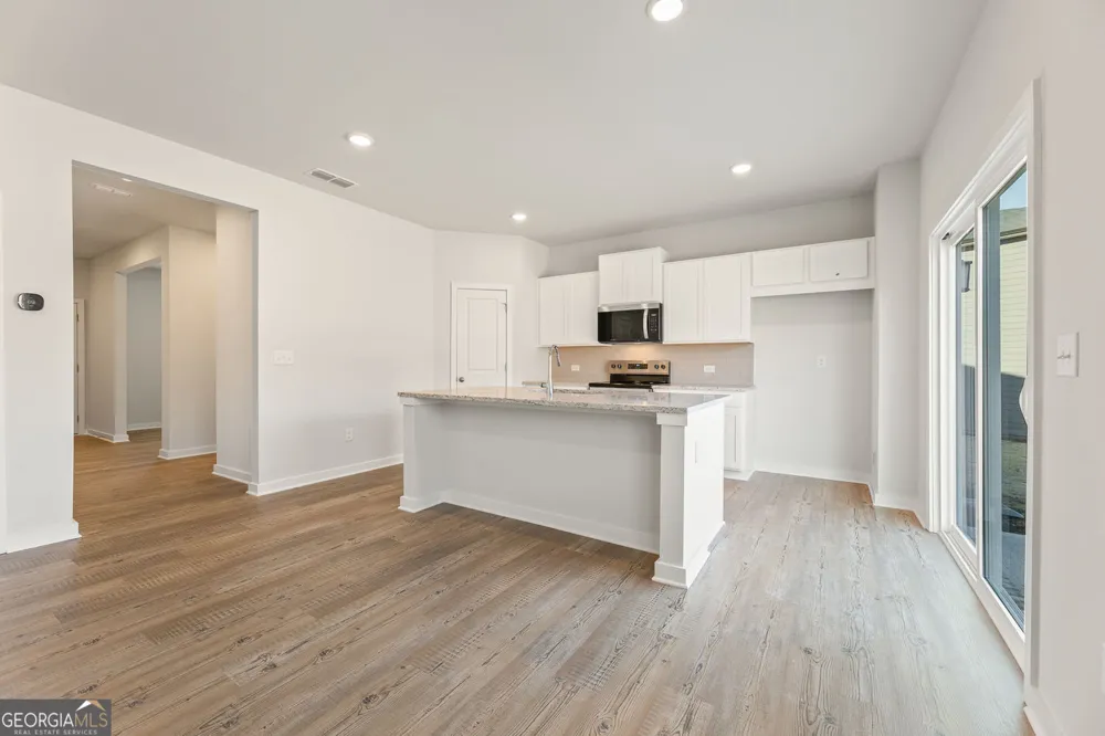 8030 Dickens DR Fairburn, GA 30213