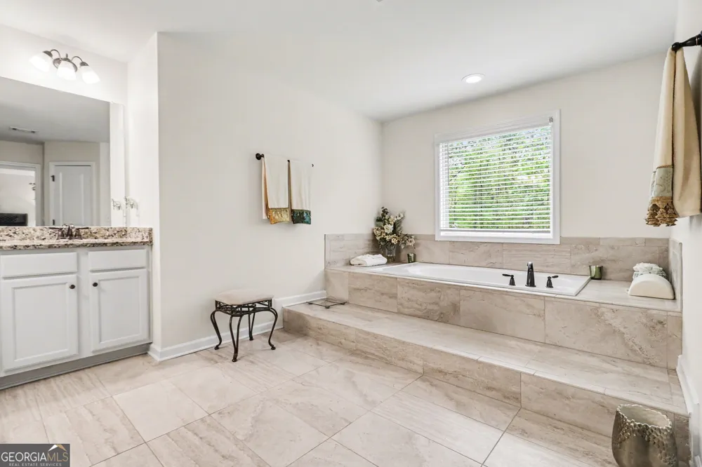 5513 Oconee DR Douglasville, GA 30135