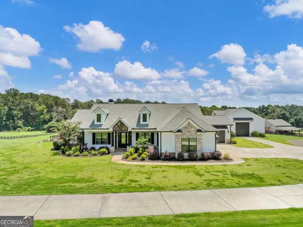 1044 Austin RD Winder, GA 30680
