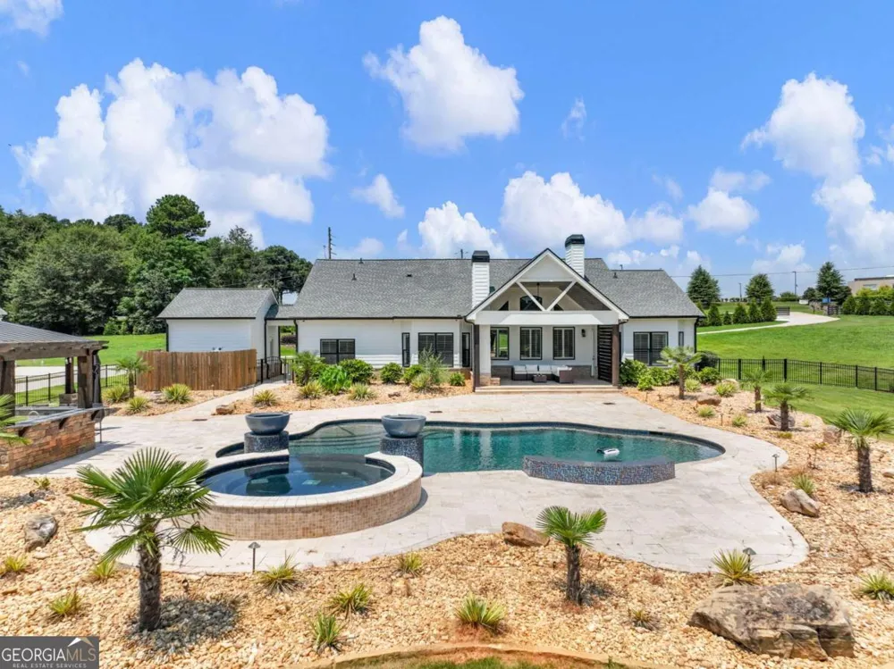 1044 Austin RD Winder, GA 30680