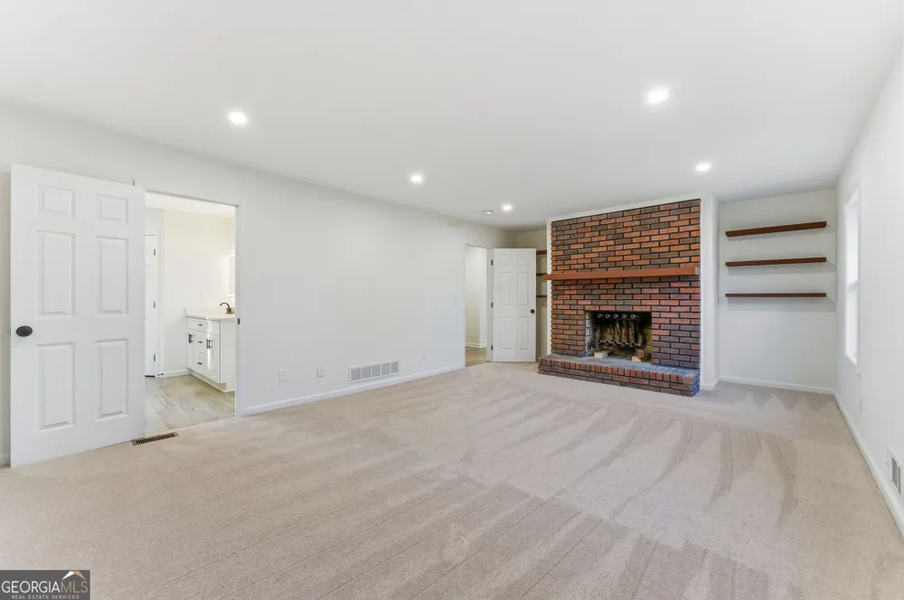 1715 Crestline DR NE Atlanta, GA 30345
