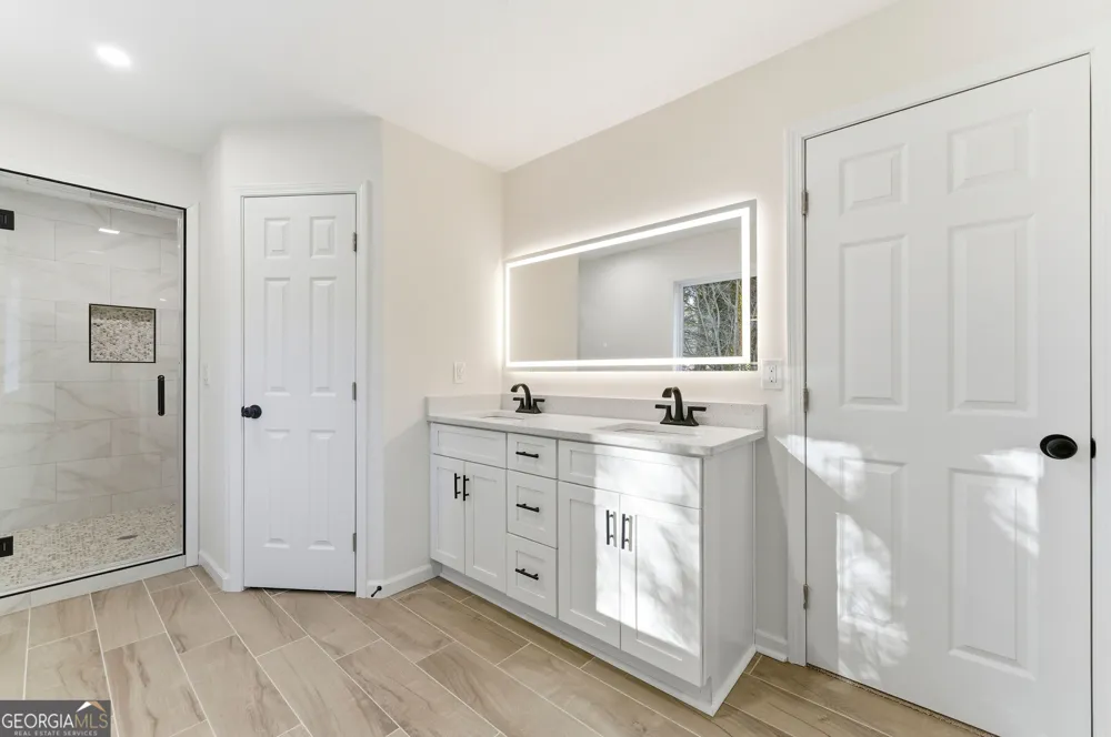 1715 Crestline DR NE Atlanta, GA 30345