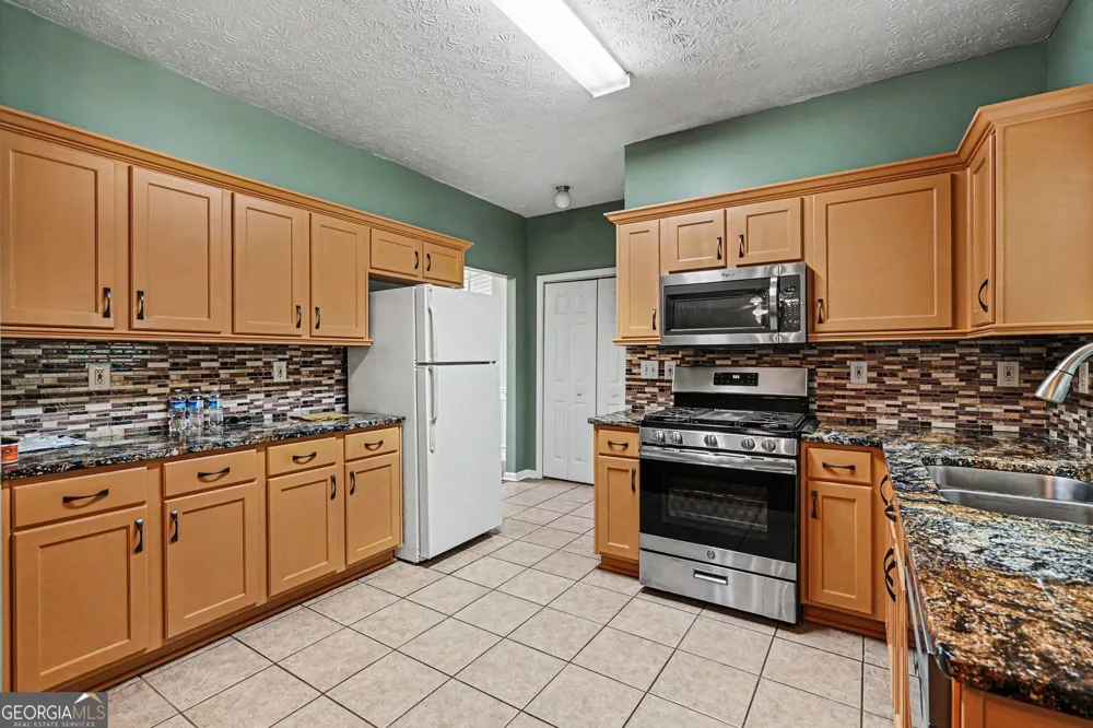 375 Clairidge LN Lawrenceville, GA 30046