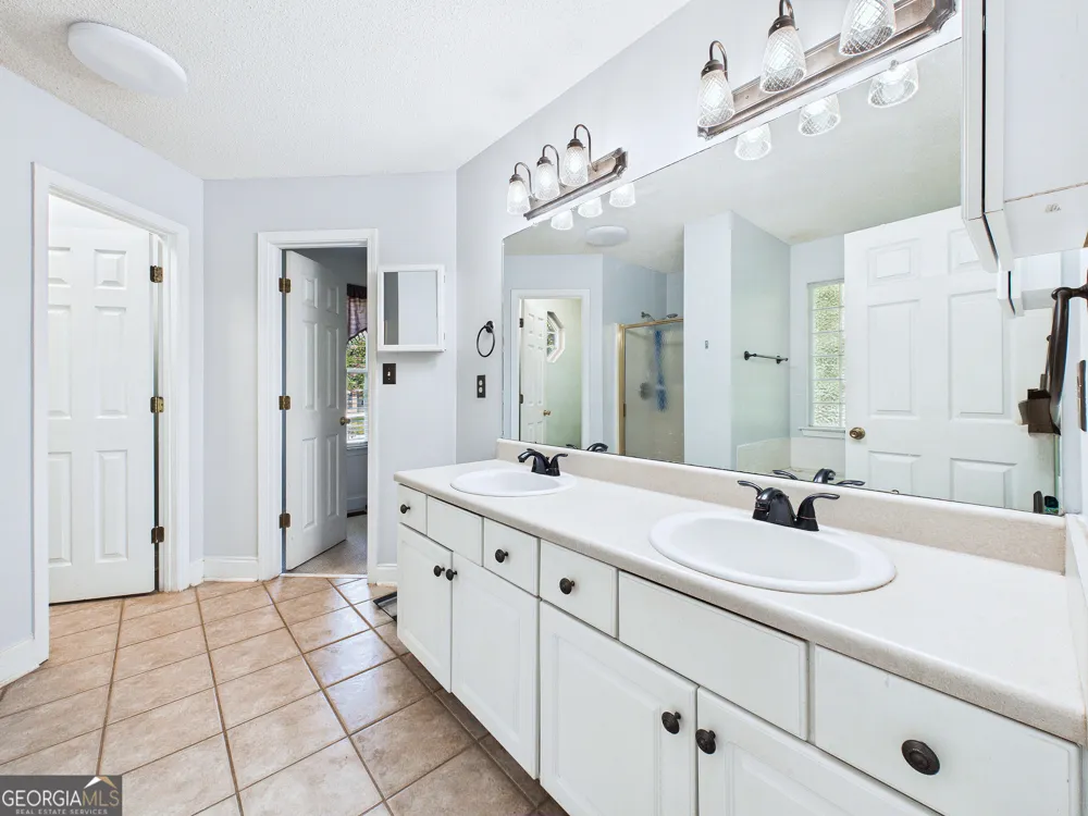109 Quinelle DR Perry, GA 31069