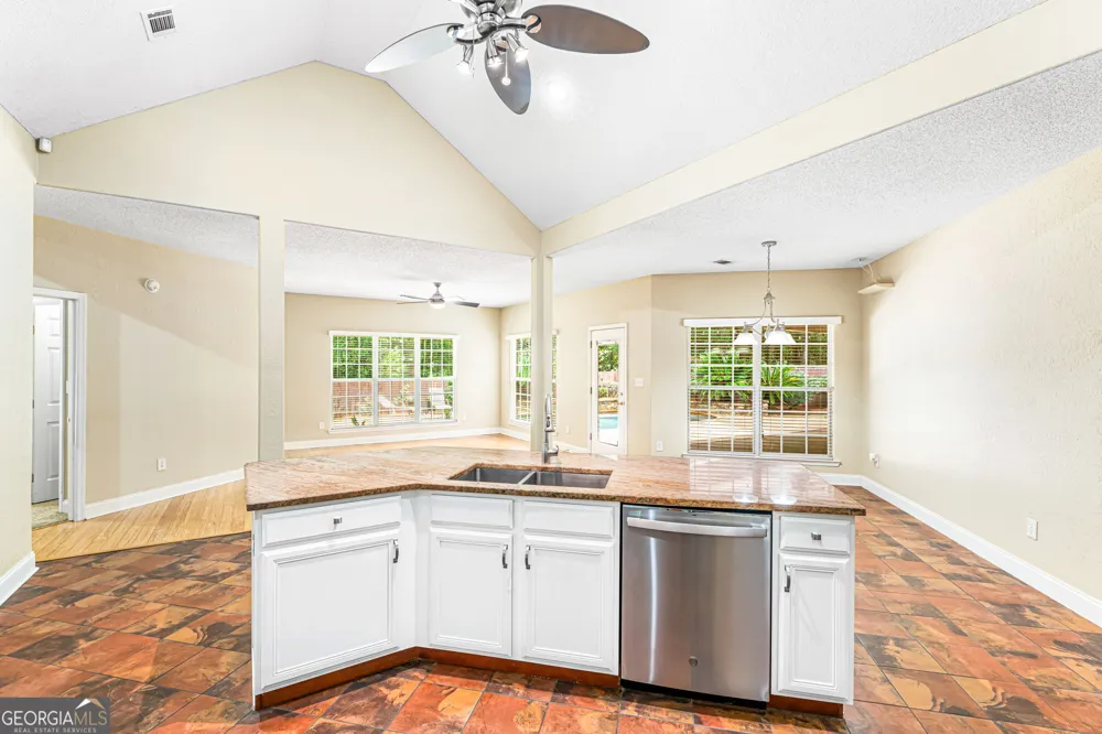 2022 Melrose PL Kathleen, GA 31047