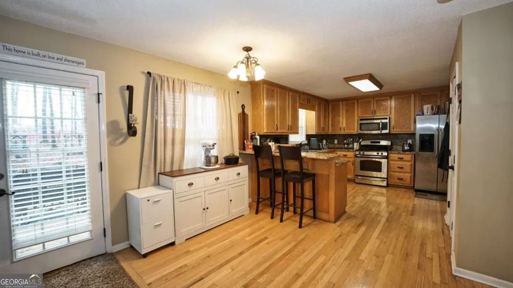 1049 Fieldstone DR Canton, GA 30114