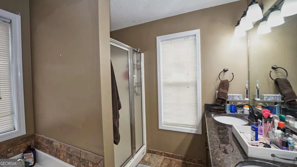 1049 Fieldstone DR Canton, GA 30114