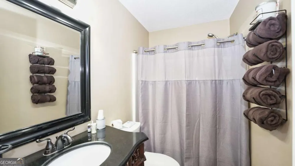 1049 Fieldstone DR Canton, GA 30114