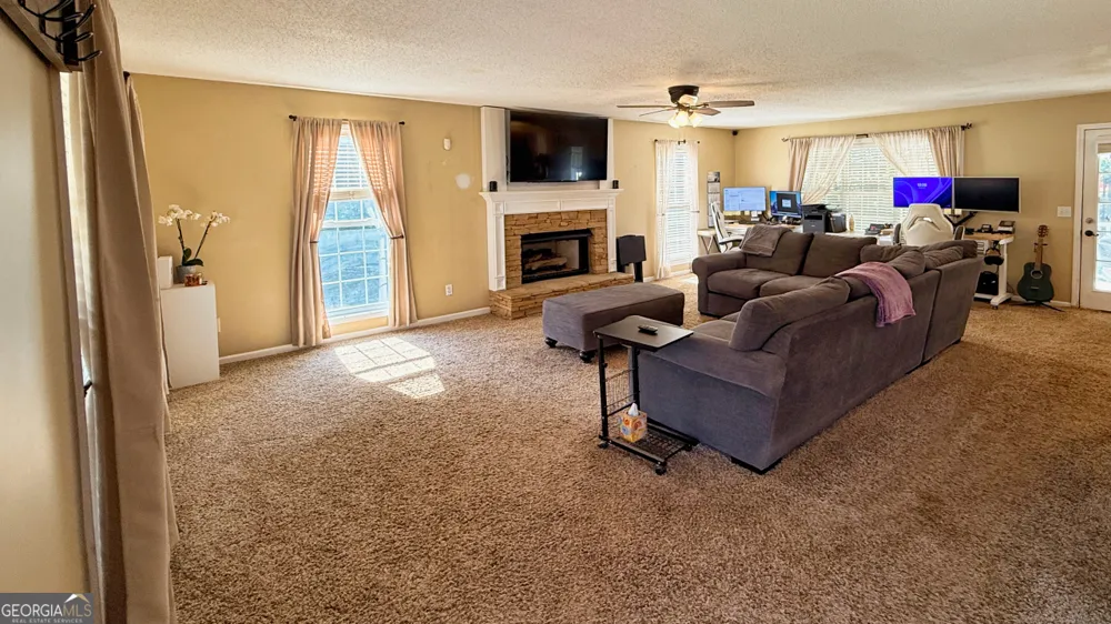 1049 Fieldstone DR Canton, GA 30114
