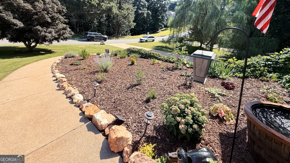 1049 Fieldstone DR Canton, GA 30114