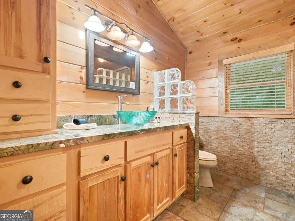 516 Endless View RD Mineral Bluff, GA 30559