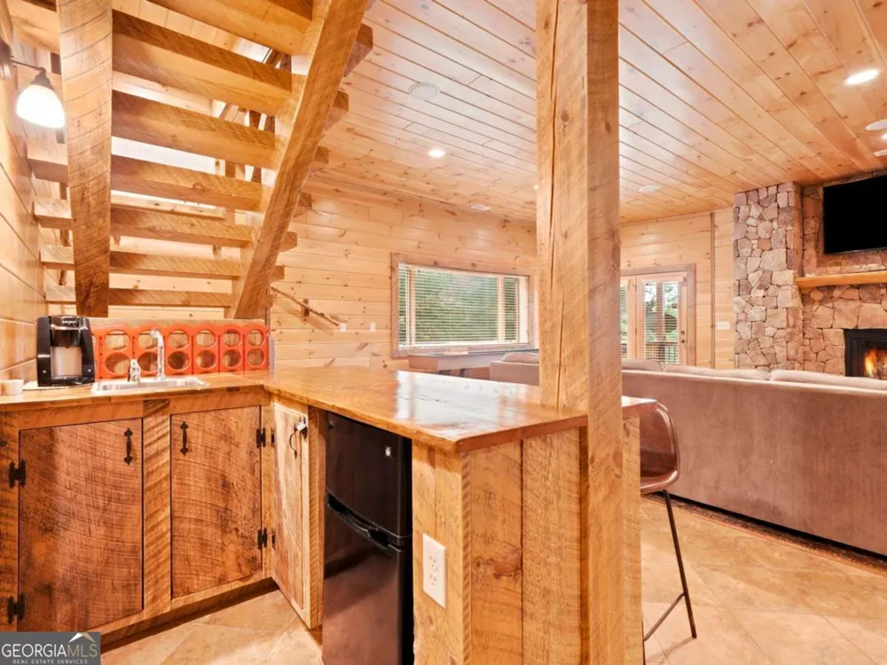 516 Endless View RD Mineral Bluff, GA 30559