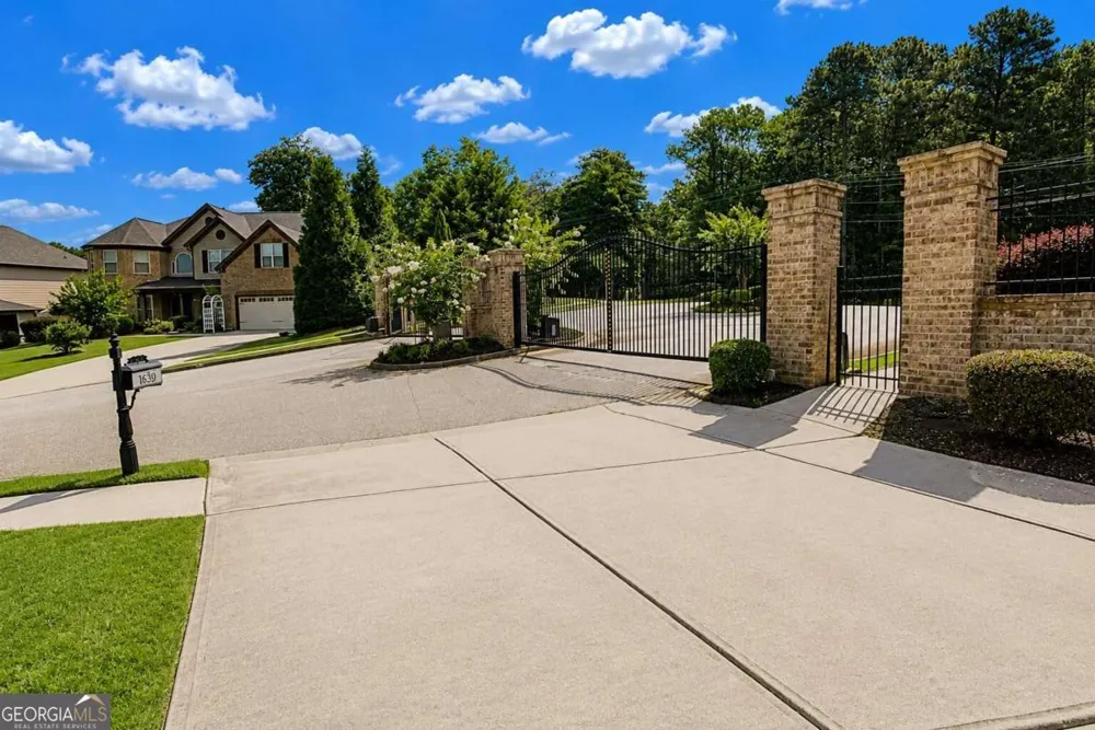 1321 Azalea Brook DR Lawrenceville, GA 30043