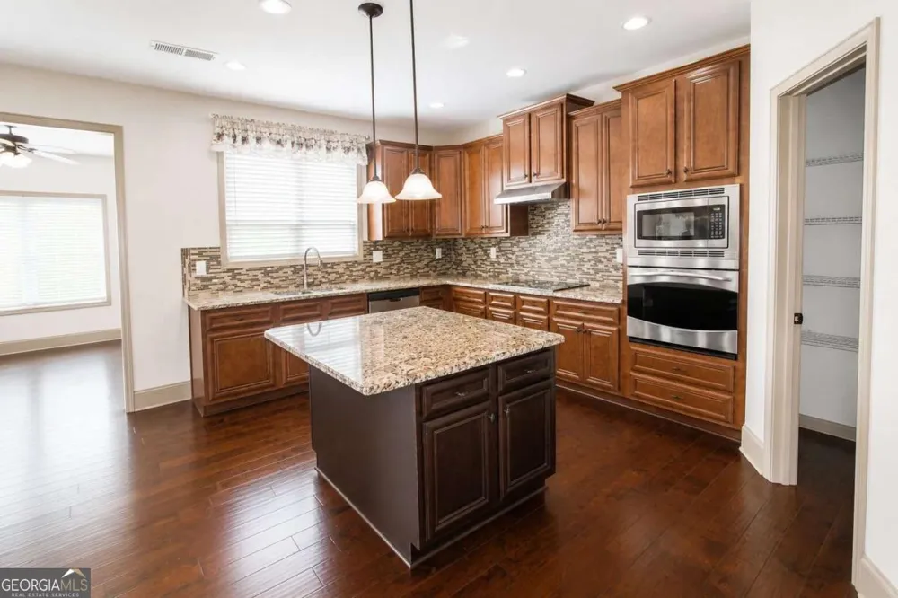1321 Azalea Brook DR Lawrenceville, GA 30043