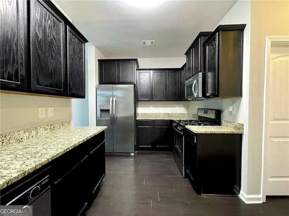 6926 Golden Bud LN Flowery Branch, GA 30542
