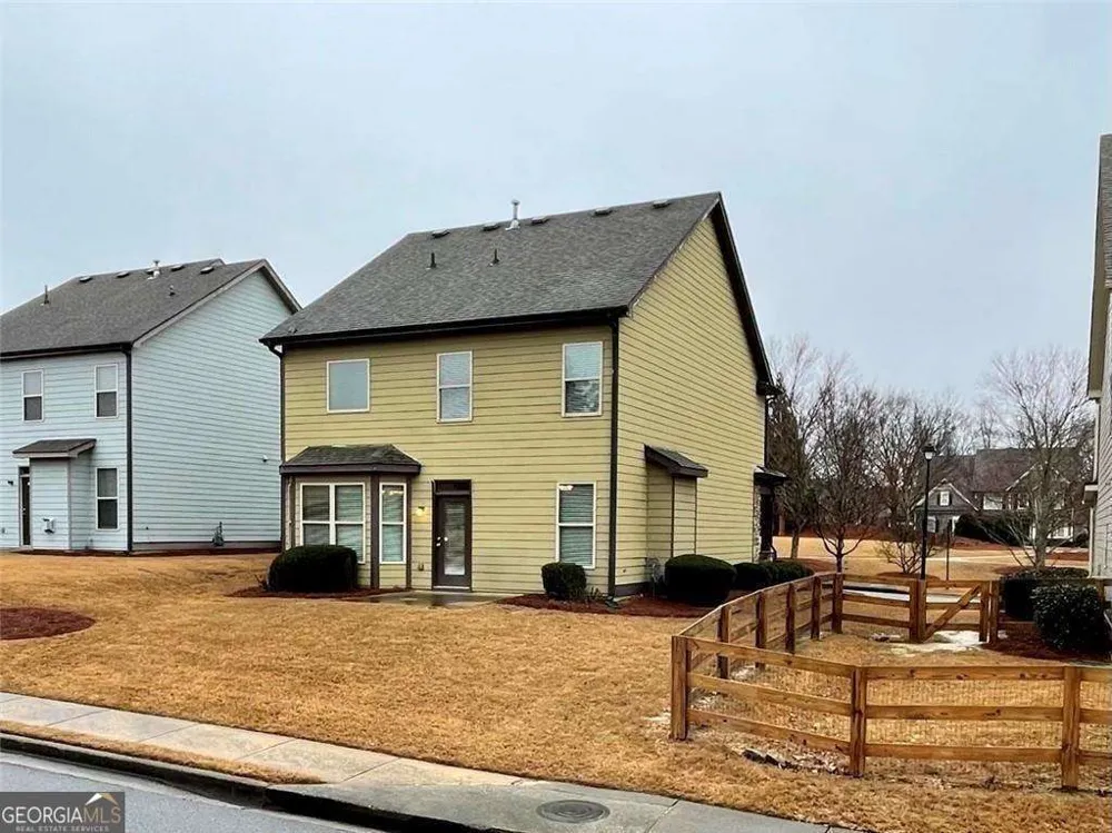 6926 Golden Bud LN Flowery Branch, GA 30542