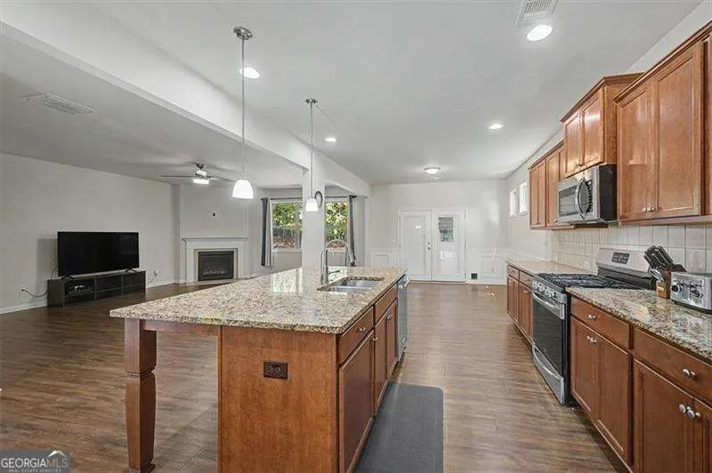 115 Silver TRCE Dallas, GA 30157
