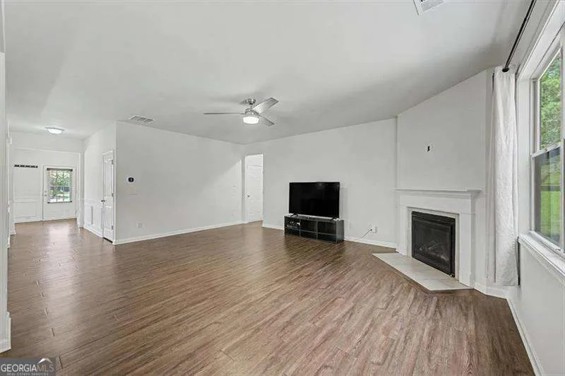 115 Silver TRCE Dallas, GA 30157