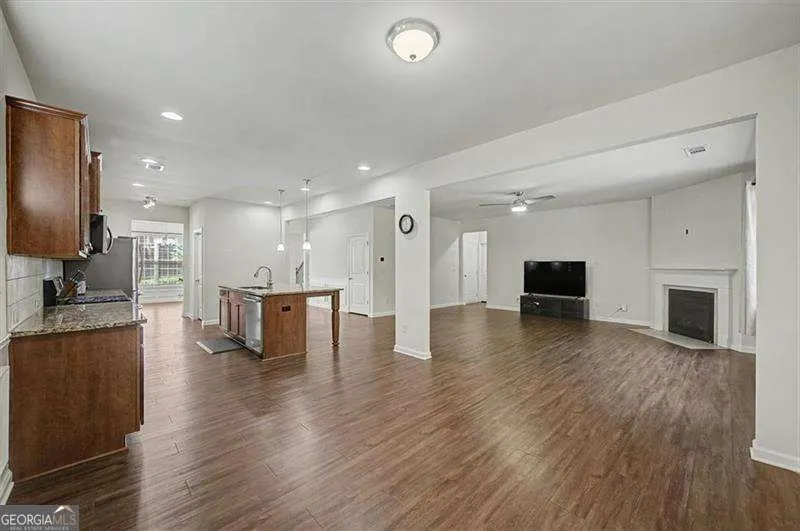 115 Silver TRCE Dallas, GA 30157