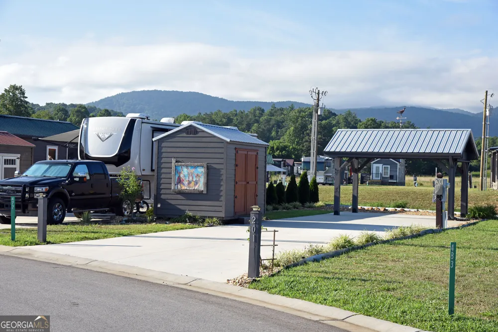 477 Mountain Creek RD Blairsville, GA 30512