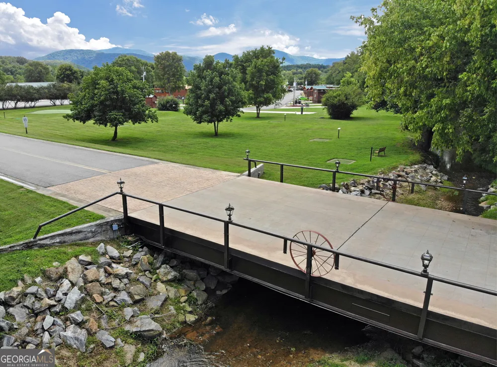 477 Mountain Creek RD Blairsville, GA 30512