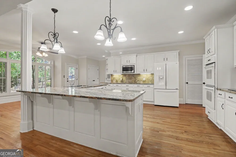 200 Wicklawn WAY Roswell, GA 30076