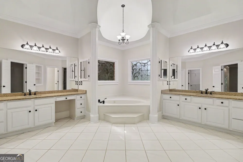 200 Wicklawn WAY Roswell, GA 30076