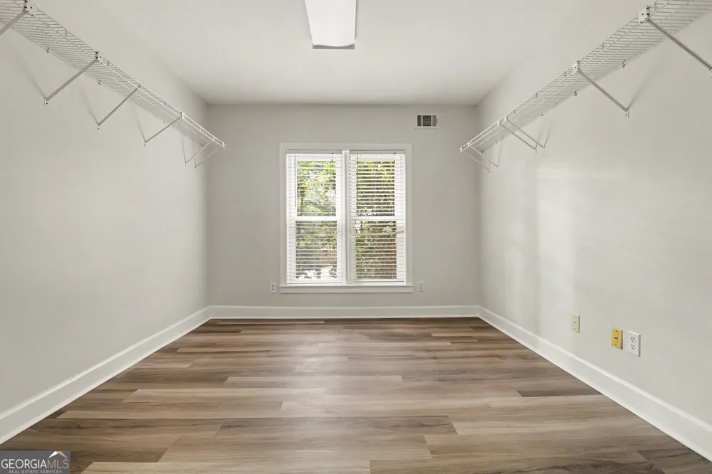 200 Wicklawn WAY Roswell, GA 30076