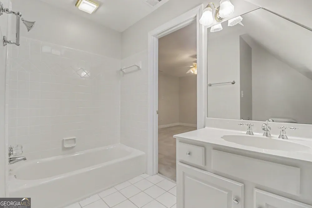 200 Wicklawn WAY Roswell, GA 30076