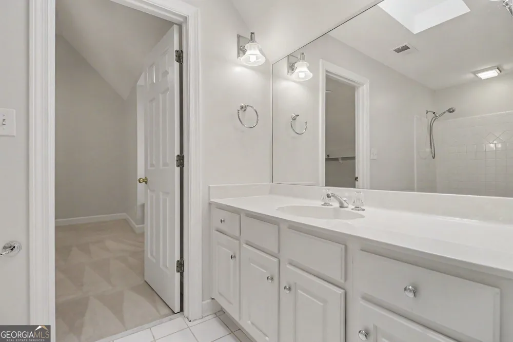 200 Wicklawn WAY Roswell, GA 30076