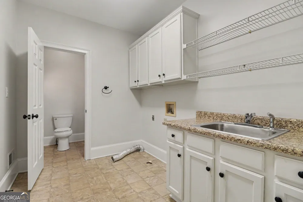 200 Wicklawn WAY Roswell, GA 30076
