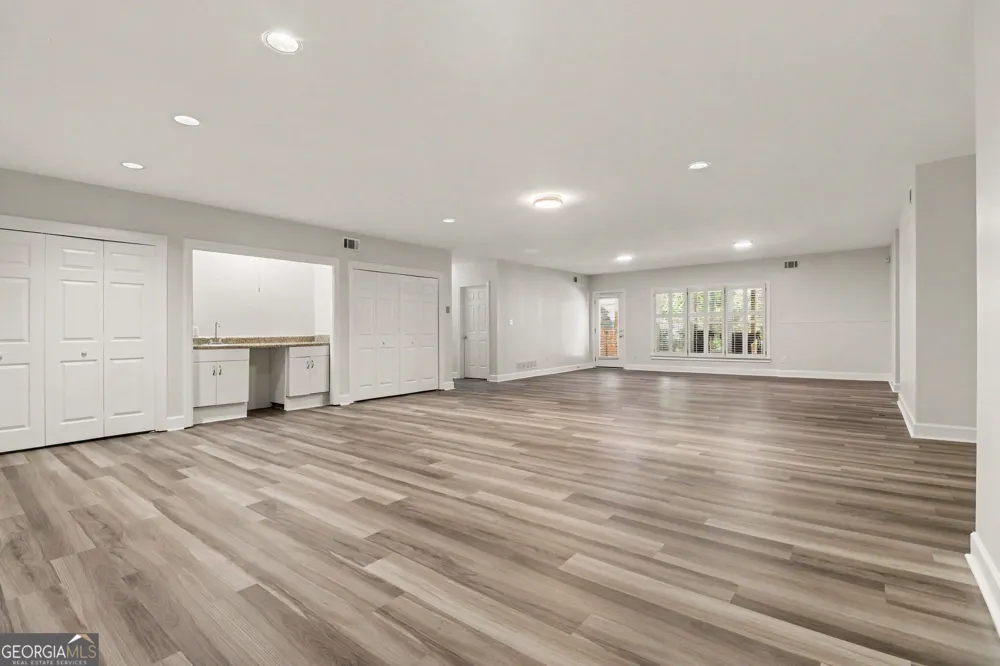 200 Wicklawn WAY Roswell, GA 30076