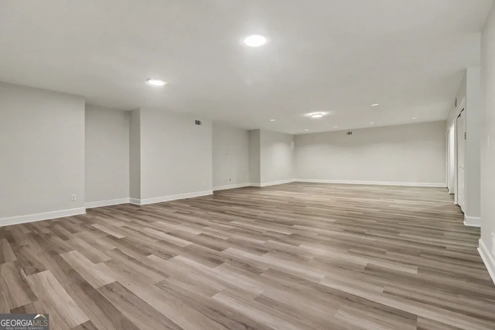 200 Wicklawn WAY Roswell, GA 30076