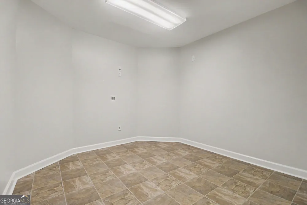 200 Wicklawn WAY Roswell, GA 30076