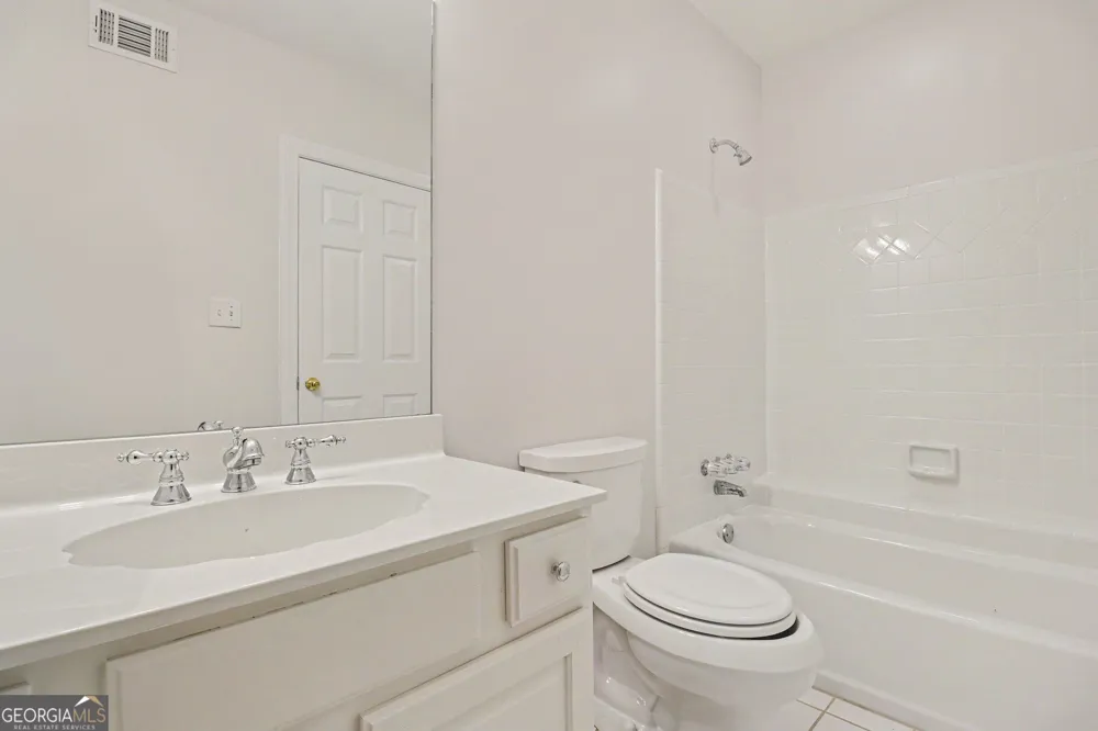 200 Wicklawn WAY Roswell, GA 30076