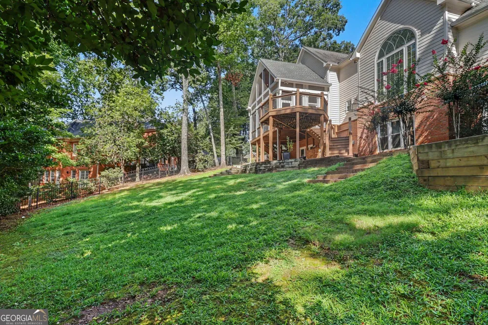200 Wicklawn WAY Roswell, GA 30076