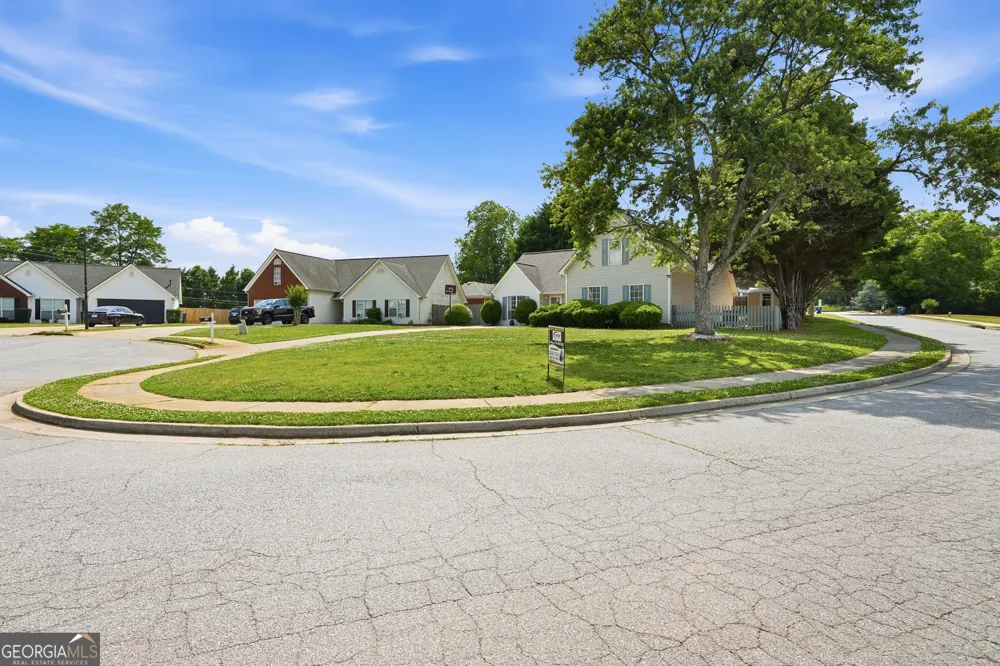 35 Shenandoah DR Winder, GA 30680